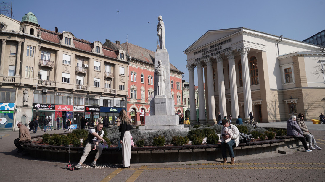 VJT u Subotici traži pokretanje postupka protiv maloletnika zbog paljenja zastave Mađarske