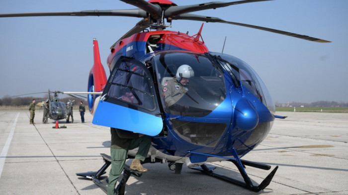 Letačka obuka pilota helikoptera Vojske Srbije na aerodromu u Batajnici
