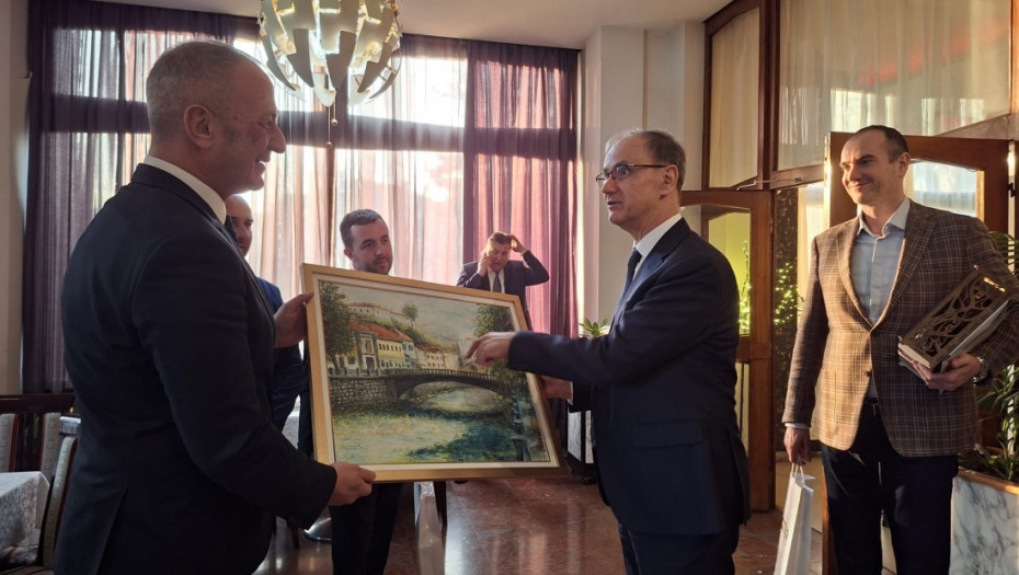 Macut posetio Knjaževac: Država sistemski ulaže u zdravstvo