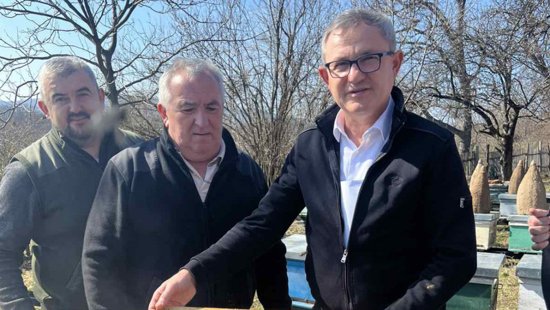Glamočić u Boru: Država nastavlja snažnu podršku pčelarstvu i razvoju sela
