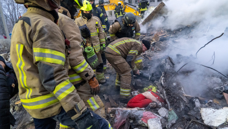 Zelenski: Sedmoro poginulih u Harkovu nakon napada, lansirano 29 raketa i 480 dronova (FOTO)