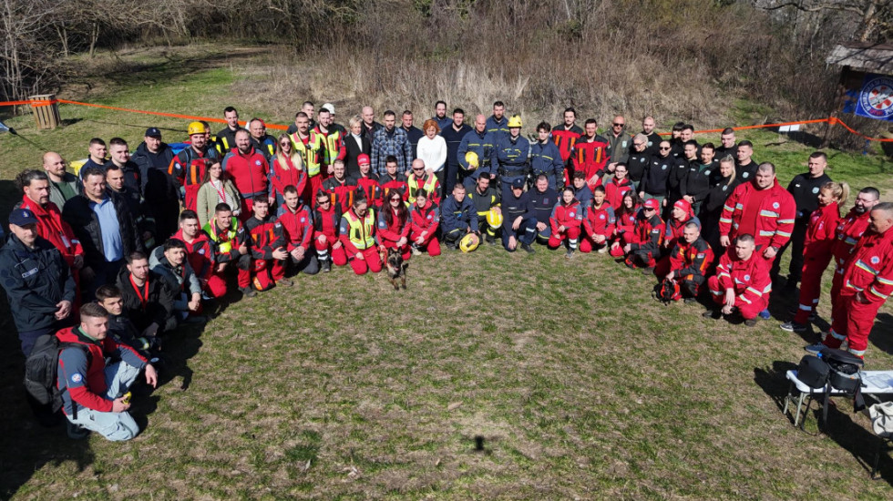 Vežba spasavanja "FRUSAR 2026" na Fruškoj gori: Simuliran pad helikoptera (FOTO)