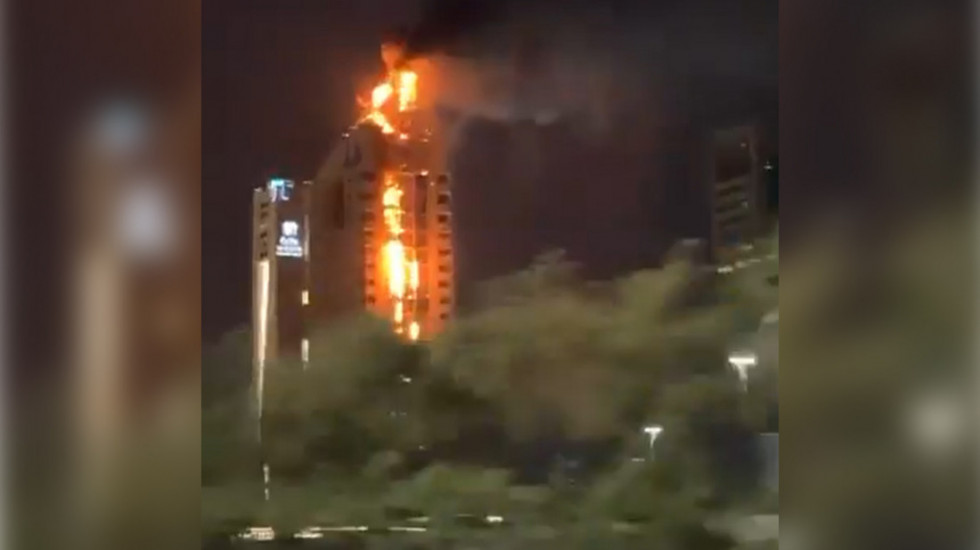 Raketni i dron napadi Irana u Kuvajtu: Izbilo nekoliko požara, poginula dva vatrogasca (VIDEO)