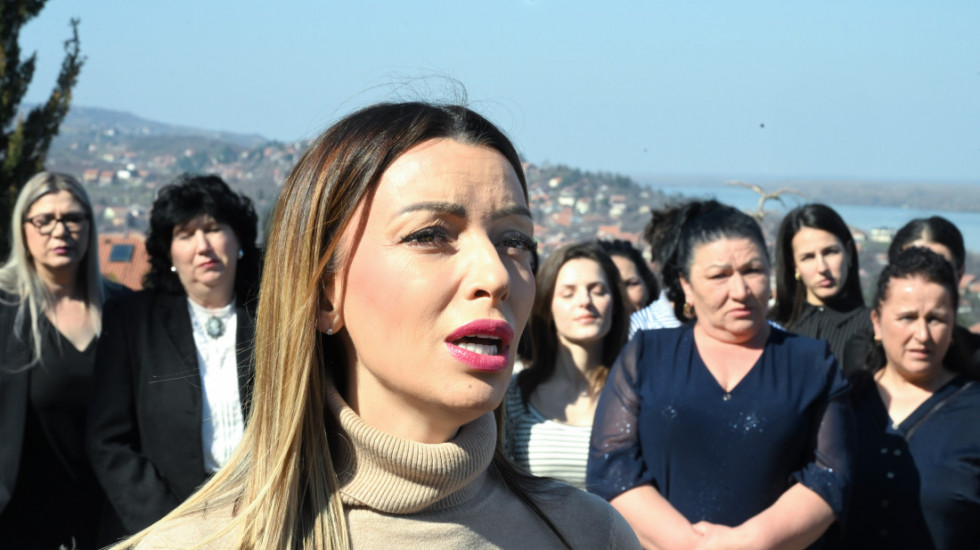 Mesarović na skupu u BG Areni: Ponosna na građane koji podržavaju mir i stabilnost