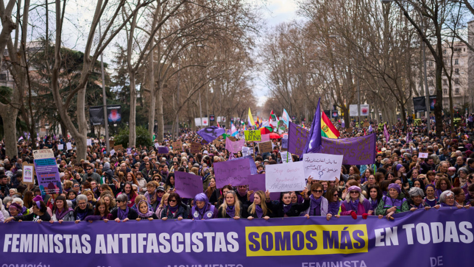"Zajedno protiv nejednakosti": Hiljade žena širom Španije na 8. mart zahtevale ravnopravnost i protestovale protiv rata