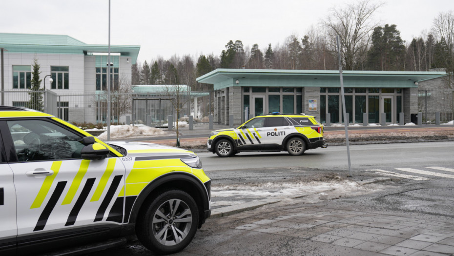 Norveška policija istražuje eksploziju ispred američke ambasade u Oslu, razmatra se i terorizam