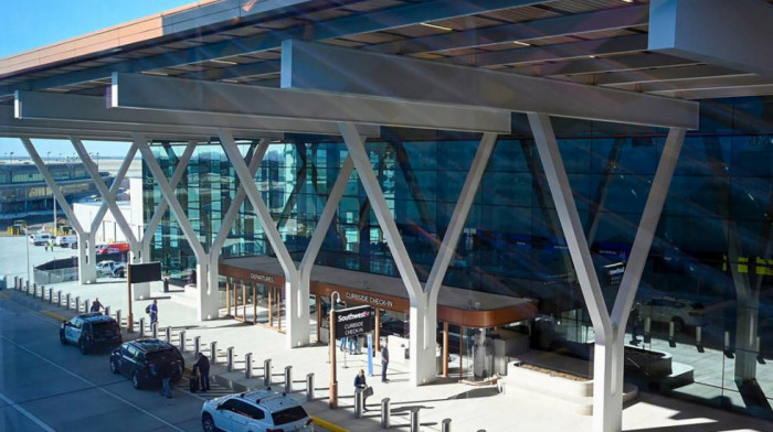 Ponovo otvoren aerodrom u Kanzas Sitiju nakon evakuacije, FBI sprovodi istragu o "potencijalnoj pretnji"