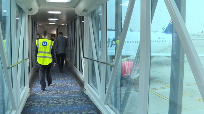 Poleteo avion iz Rijada za Beograd sa 162 putnika, od kojih 10 beba