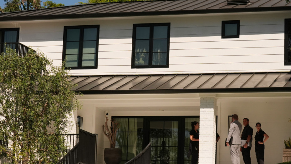 Policija uhapsila ženu koja je pucala ka kući Rijane u Beverli Hilsu, osumnjičenoj određena kaucija 10 miliona