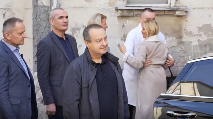 Prve reči Ivice Dačića po napuštanju bolnice: Čuvajte svoje zdravlje, živela Srbija