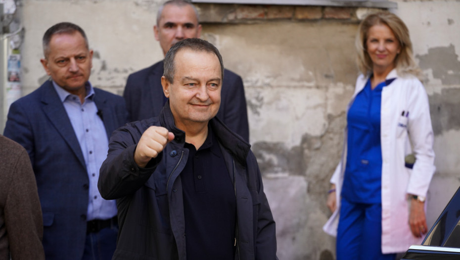 Prve reči Ivice Dačića po napuštanju bolnice: Čuvajte svoje zdravlje, živela Srbija (VIDEO)