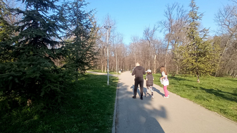 Toplo i sunčano tokom celog dana: Temperatura do 25 stepeni, a zatim stiže zahlađenje