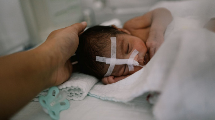 Tako mali da bi u srce stali: UNICEF nastavlja kampanju za jačanje neonatalne nege u porodilištima širom Srbije