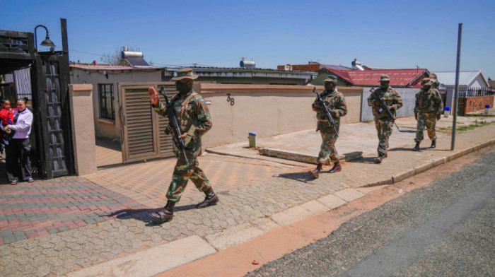 Vojska raspoređena na ulicama Johanesburga: Podrška policiji u borbi protiv nasilja bandi i ilegalnog rudarstva