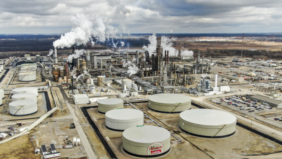 Rekordno puštanje rezervi nafte? Predlaže se istorijski potez za smirivanje cena usred sukoba na Bliskom istoku