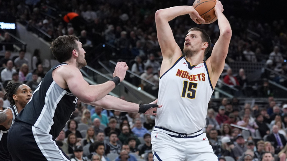 Denver na pogon Nikole Jokića pobedio Toronto našeg trenera Rajakovića