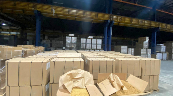 U kartonskim kutijama nađeno čak 14 tona nelegalnog duvana: Roba zadržana na carini (FOTO)