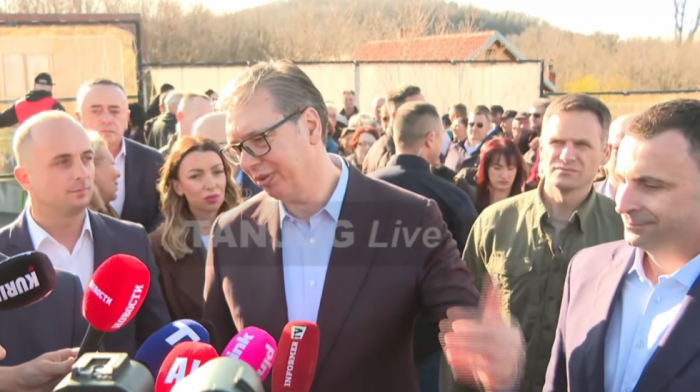 Vučić obilazi eko naselje "Šumadijski kutak" u Aranđelovcu