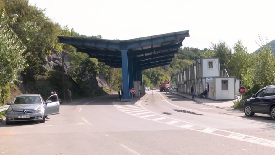 Tri policajca MUP-a Srbije privedena na Jarinju: Dvojica pušteni, jedan zadržan