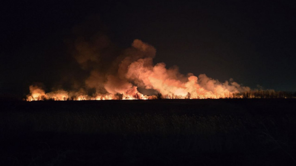 Veliki požar u ritu između Beočina i Rakovca