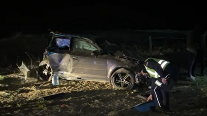 Težak udes na putu Novi Pazar – Raška: "Audi" silovito udario u kamion, dve osobe teško povređene