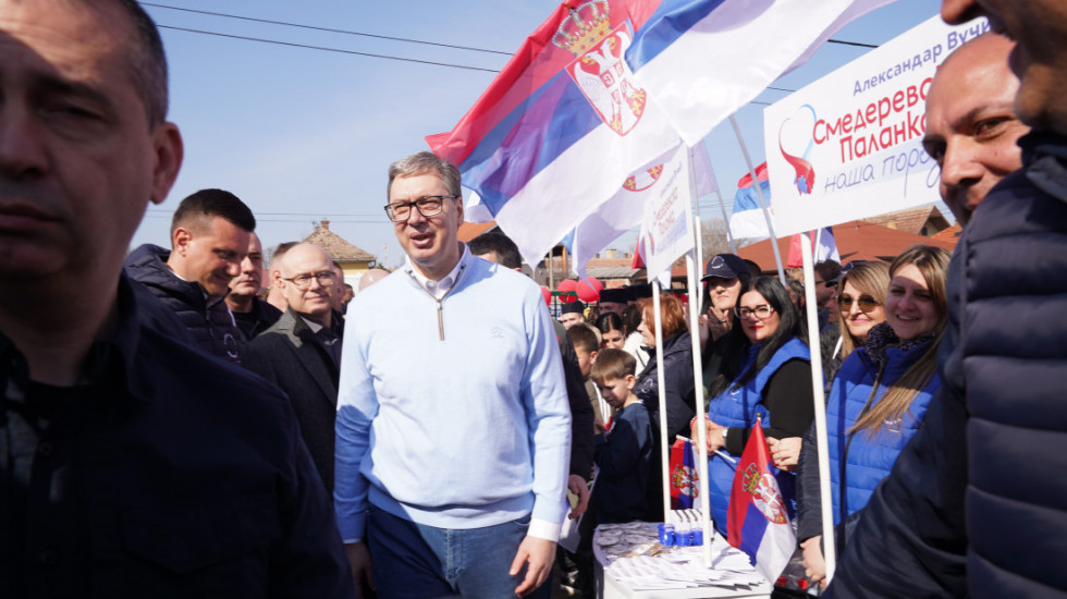 Vučić u Azanji: Glasajte po svojoj savesti, za porodičnim stolom donesite odluku kakvu budućnost želite