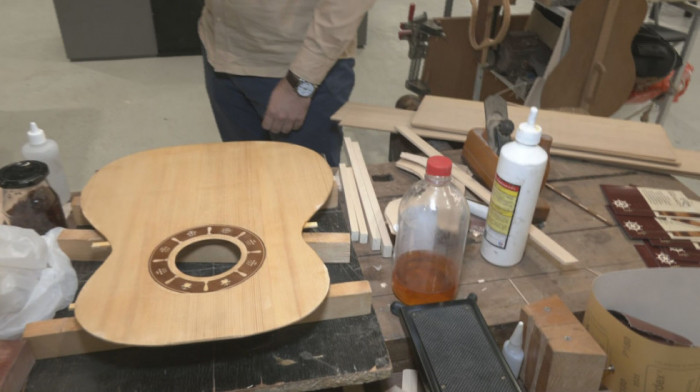 Kako napraviti gitaru? Interaktivna radionica u Muzeju nauke i tehnike (VIDEO)