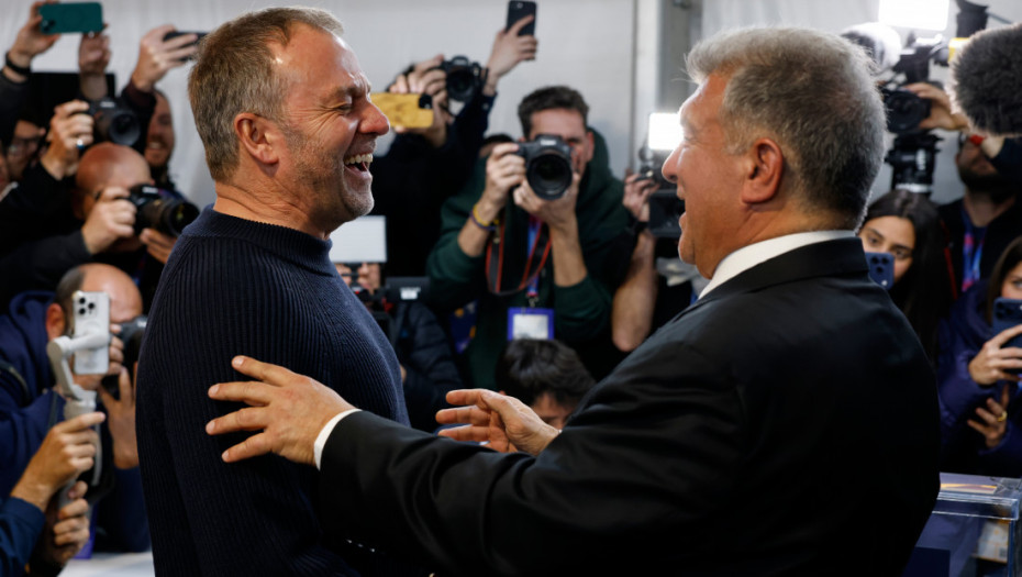 Laportin prvi zadatak u Barseloni je da obnovi ugovor sa Flikom