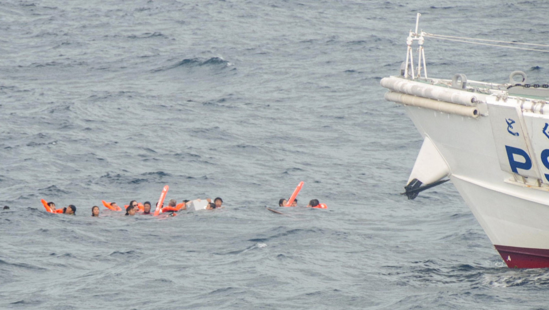 Dve osobe poginule nakon što su se prevrnula dva čamca sa učenicima u Japanu