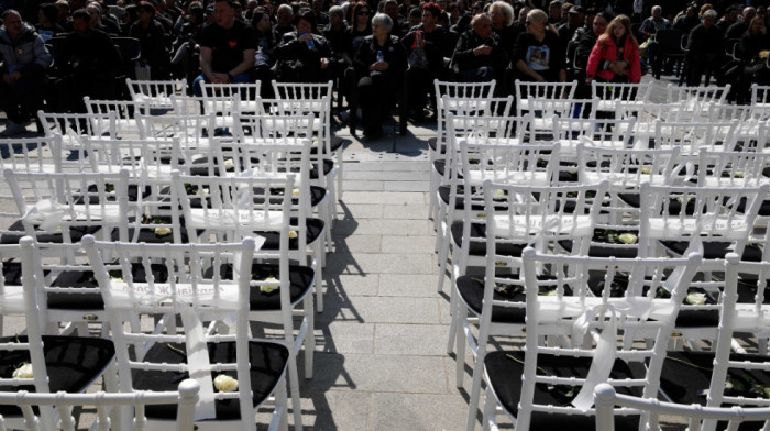 Molitva za stradale u požaru u Kočanima, glasna tišina i 63 prazne stolice