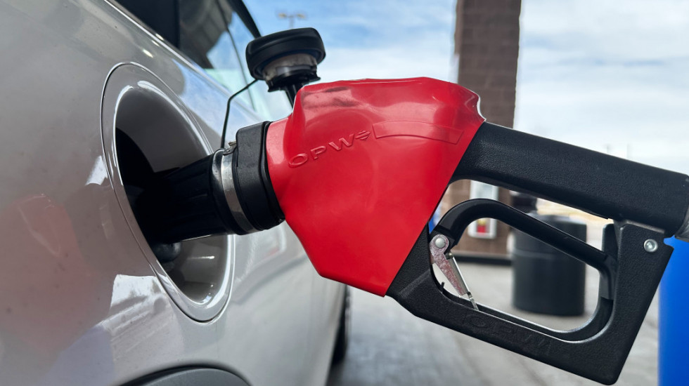 Cene goriva u Srbiji pod kontrolom: Vlada produžila uredbu o ograničenju cena evrodizela i benzina BMB 95 za 150 dana