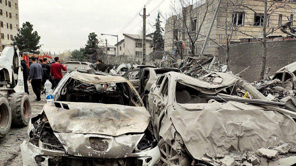 Rat koji može da "zapali" region: Iran napada, SAD šalju trupe, Pakistan nudi pregovore