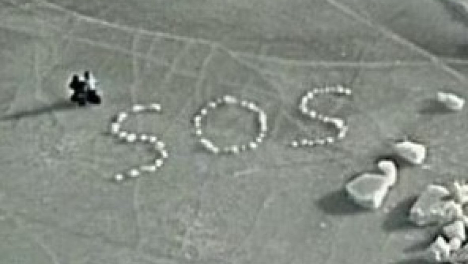 Nemački turisti preživeli zahvaljujući snalažljivosti: "SOS" od leda privukao spasioce (FOTO)