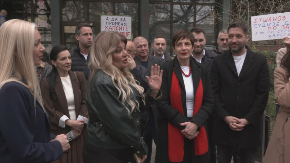 Rakić, Milošević i Nestorović pred tužilaštvom u Novom Sadu: Tri narodne poslanice saslušane zbog napada na policiju