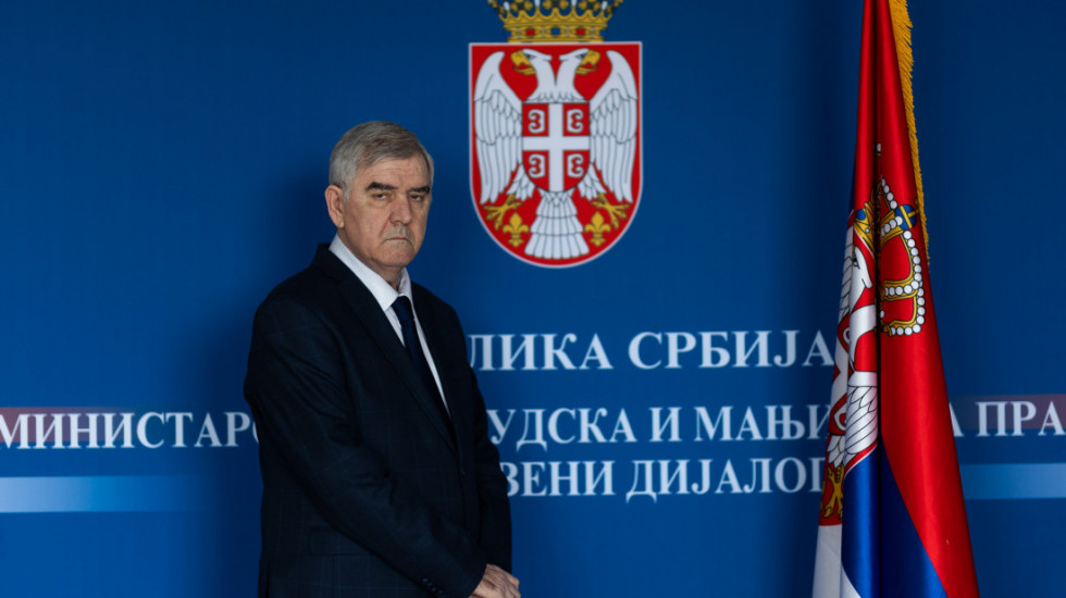 Beriša najoštrije osudio ismevanje bolesnog deteta: Reč je o sunovratu osnovnih ljudskih i profesionalnih standarda