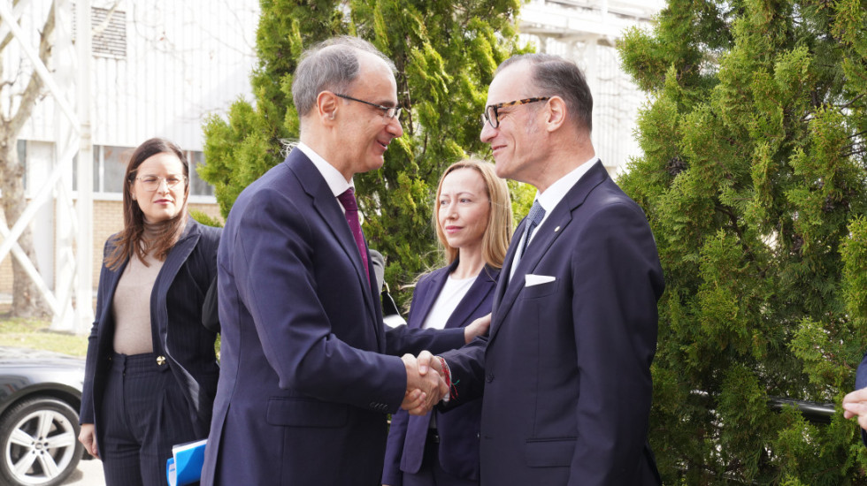 Premijer Macut posetio Hemofarm u Vršcu, sa rukovodstvom o planovima kompanije