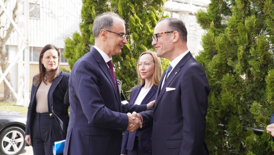 Premijer Macut posetio Hemofarm u Vršcu, sa rukovodstvom o planovima kompanije