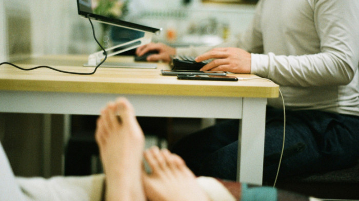 Studija: Rad od kuće podstiče natalitet, posebno kada oba partnera rade na daljinu