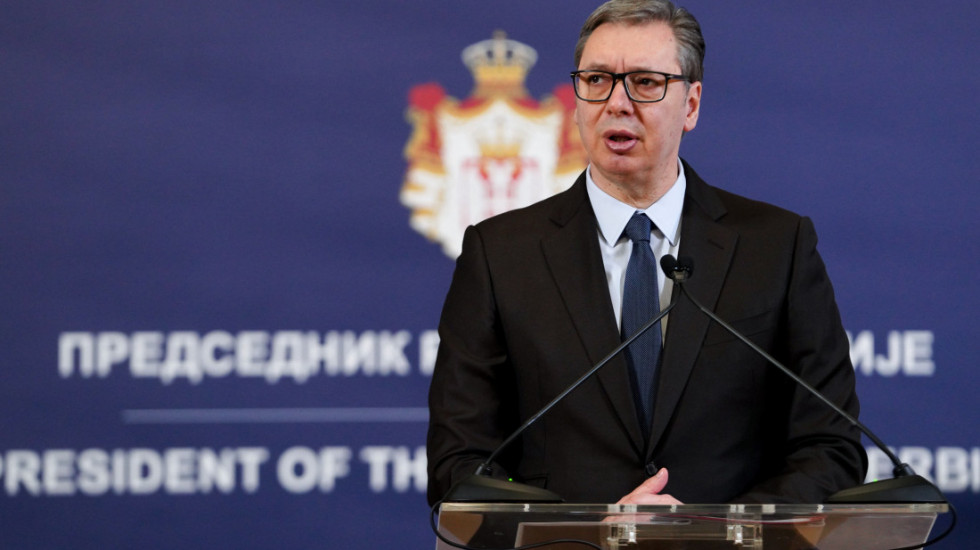 Vučić sazvao hitan sastanak: Analiziraće se situacija na tržištu goriva, cene nafte u svetu dramatično skaču