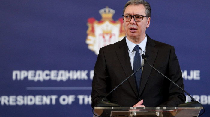 Vučić sazvao hitan sastanak: Analiziraće se situacija na tržištu goriva, cene nafte u svetu dramatično skaču