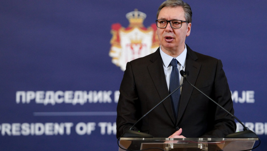 Vučić sazvao hitan sastanak: Analiziraće se situacija na tržištu goriva, cene nafte u svetu dramatično skaču