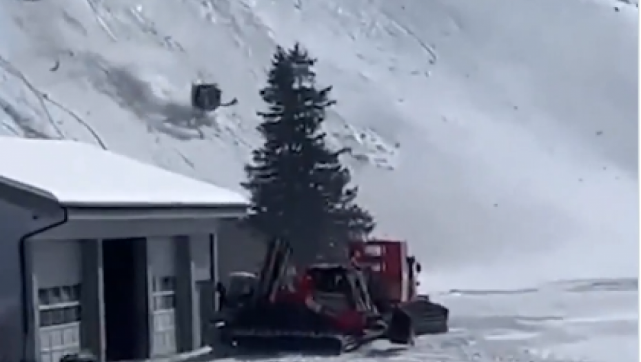 Otkačila se gondola u Švajcarskom skijalištu: Survala se niz padinu, jedna osoba poginula (VIDEO)