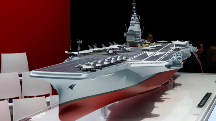 Makron: Novi nosač aviona "Slobodna Francuska" koštaće skoro deset milijardi evra