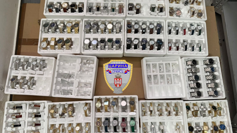 Sprečen pokušaj krijumčarenja raznog skupocenog nakita na Horgošu (FOTO)