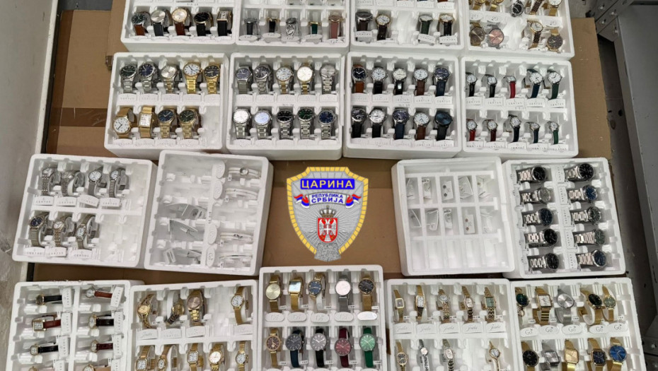 Sprečen pokušaj krijumčarenja raznog skupocenog nakita na Horgošu (FOTO)