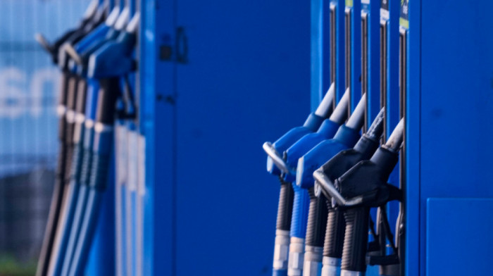 Vlada Crne Gore podigla cene goriva od pet do 30 centi