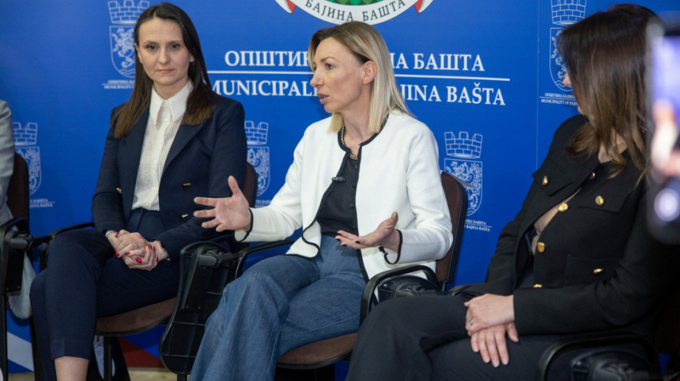 Ministarka Macura: Jedan od prioriteta mora biti osnaživanje žena u manjim sredinama