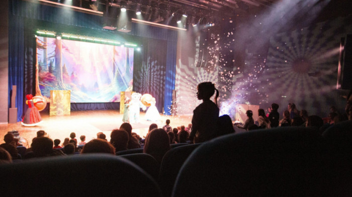 Karnevalska povorka obeležila prvi dan proleća i Svetski dan pozorišta za decu i mlade u Beogradu