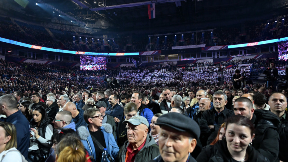 Počeo veliki skup Srpske napredne stranke u Beogradskoj areni