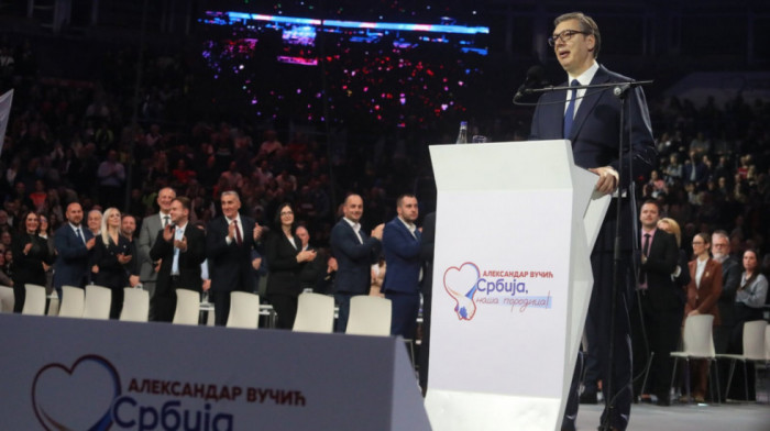 Vučić o vojsci: Srbija ostaje vojno neutralna, ali sposobna da odvrati agresore